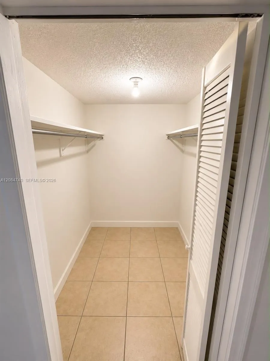 9440 Live Oak Pl #106 Davie, FL 33324