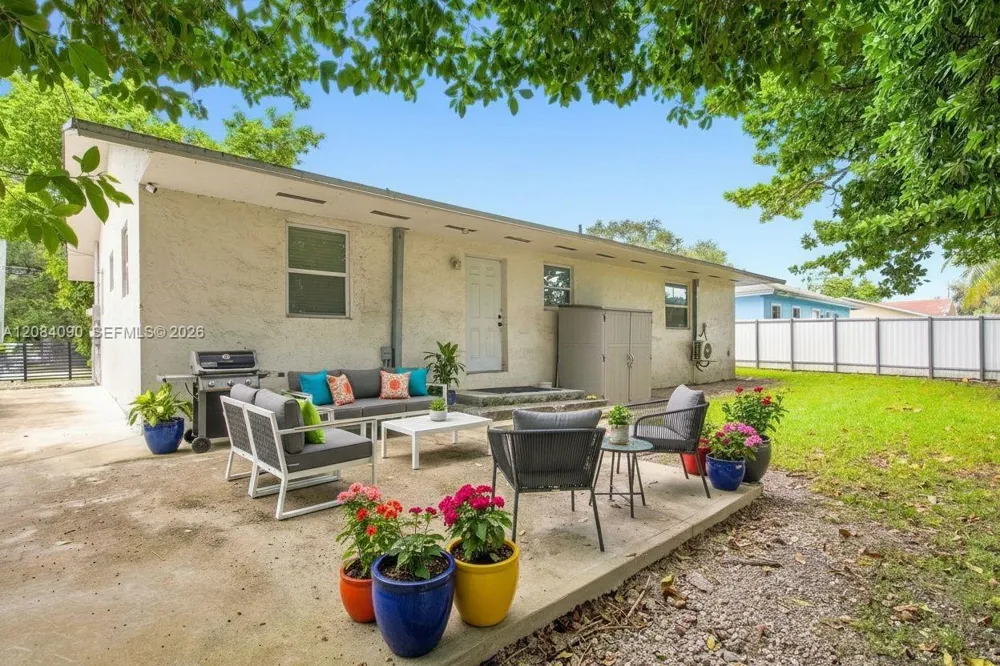 7981 NW 12th Pl #2 Miami, FL 33147