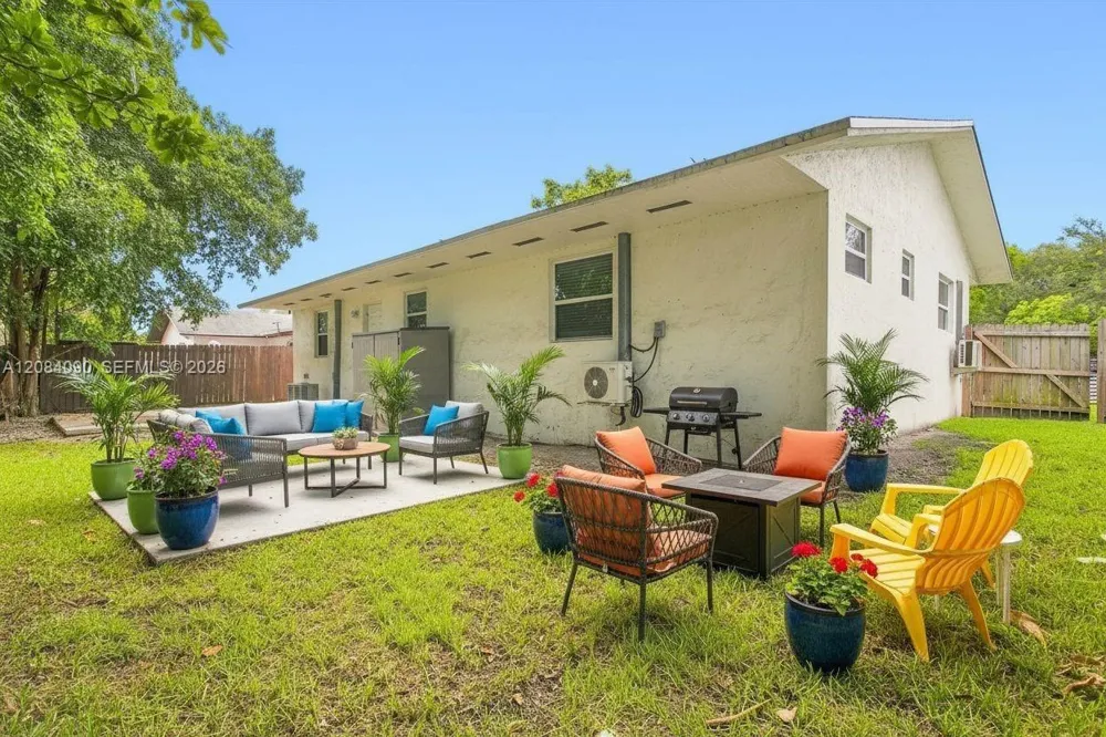 7981 NW 12th Pl #2 Miami, FL 33147