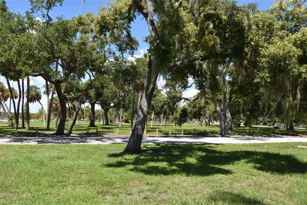 4027 7TH STREET S St Petersburg, FL 33705