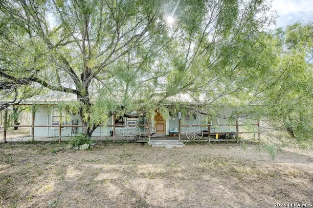 6820 COUGHRAN RD Pleasanton, TX 78064