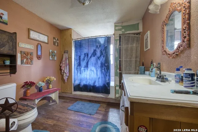 6820 COUGHRAN RD Pleasanton, TX 78064