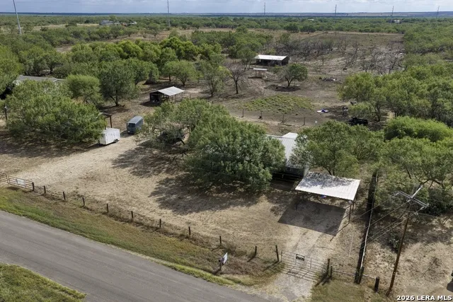 6820 COUGHRAN RD Pleasanton, TX 78064