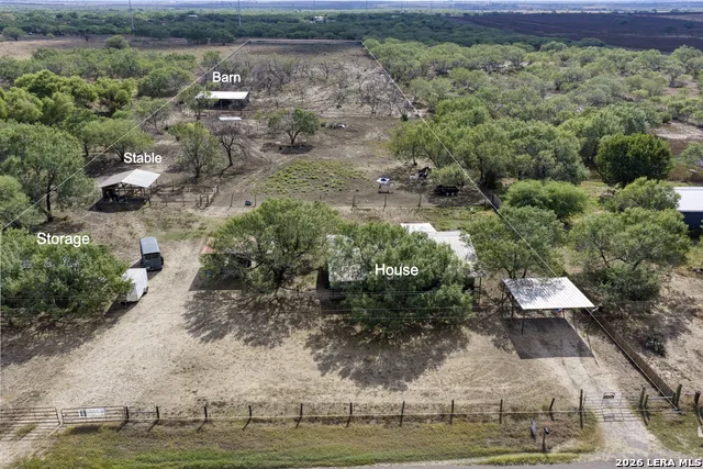 6820 COUGHRAN RD Pleasanton, TX 78064