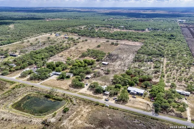 6820 COUGHRAN RD Pleasanton, TX 78064