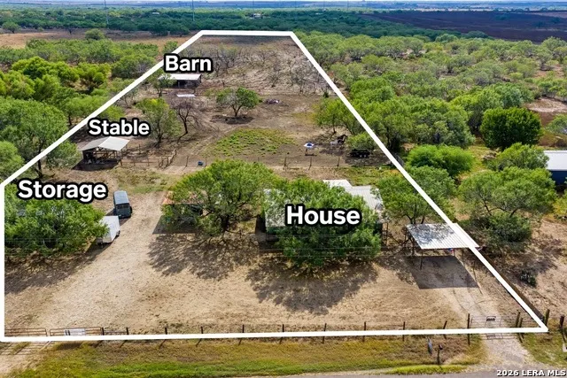 6820 COUGHRAN RD Pleasanton, TX 78064