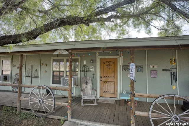 6820 COUGHRAN RD Pleasanton, TX 78064