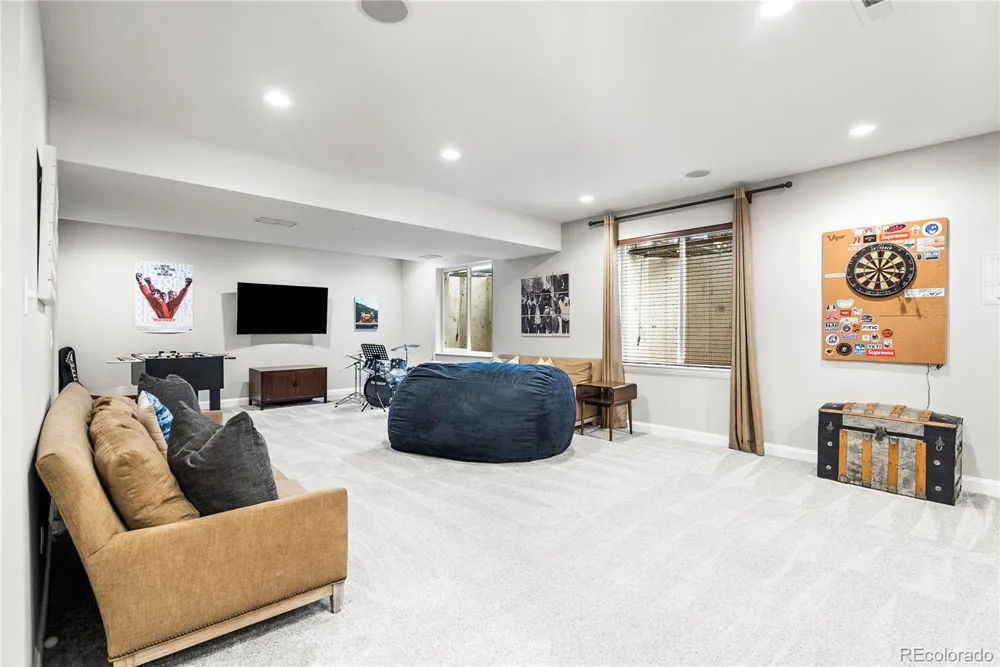 9237 E 4th Place Denver, CO 80230