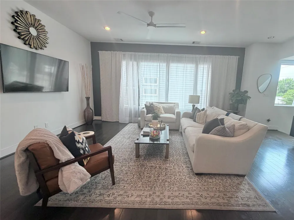 3311 Baer Street Houston, TX 77020