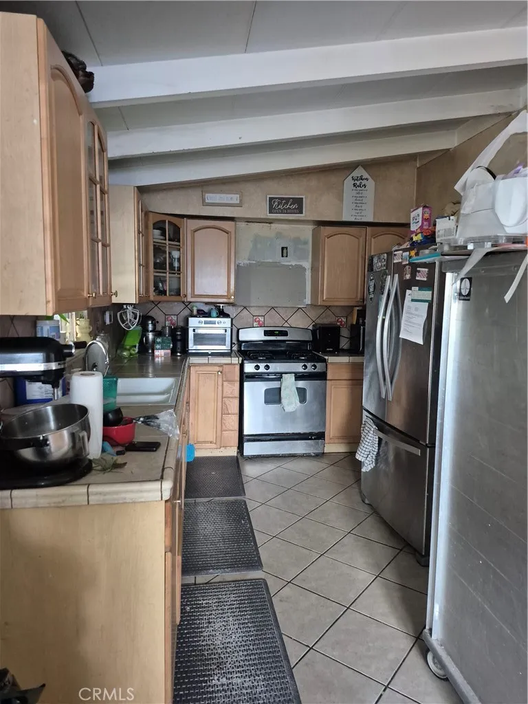 419 E Lee Azusa, CA 91702