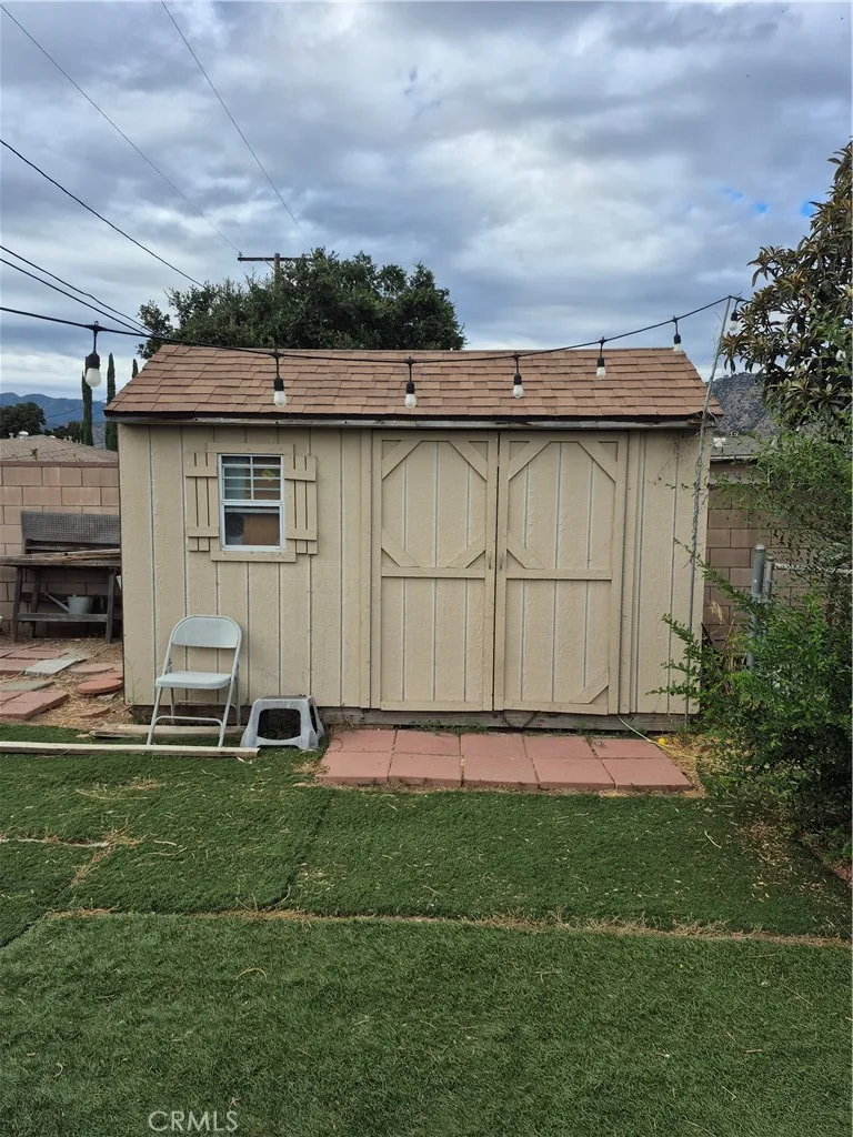 419 E Lee Azusa, CA 91702