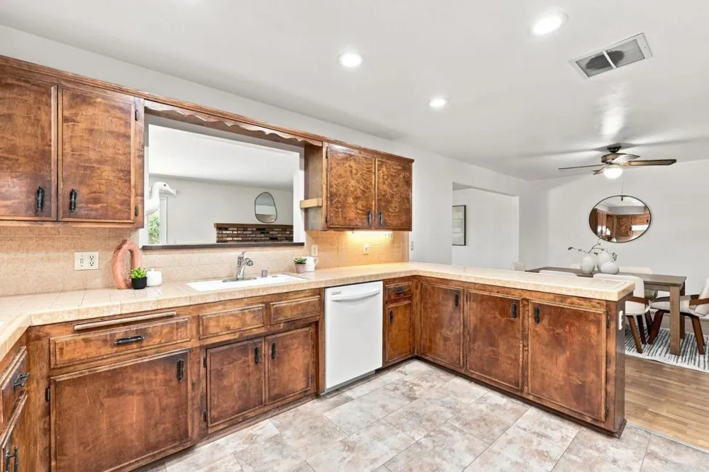 43154 Parkway Avenue Hemet, CA 92544