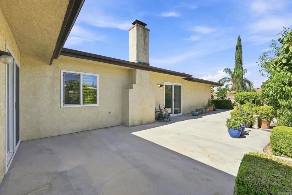 43154 Parkway Avenue Hemet, CA 92544