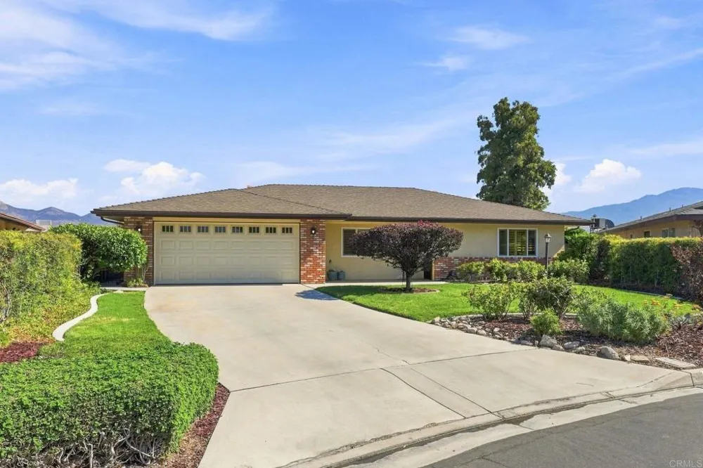 43154 Parkway Avenue Hemet, CA 92544