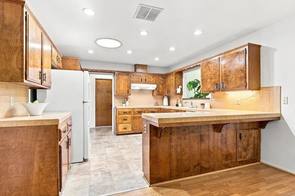 43154 Parkway Avenue Hemet, CA 92544