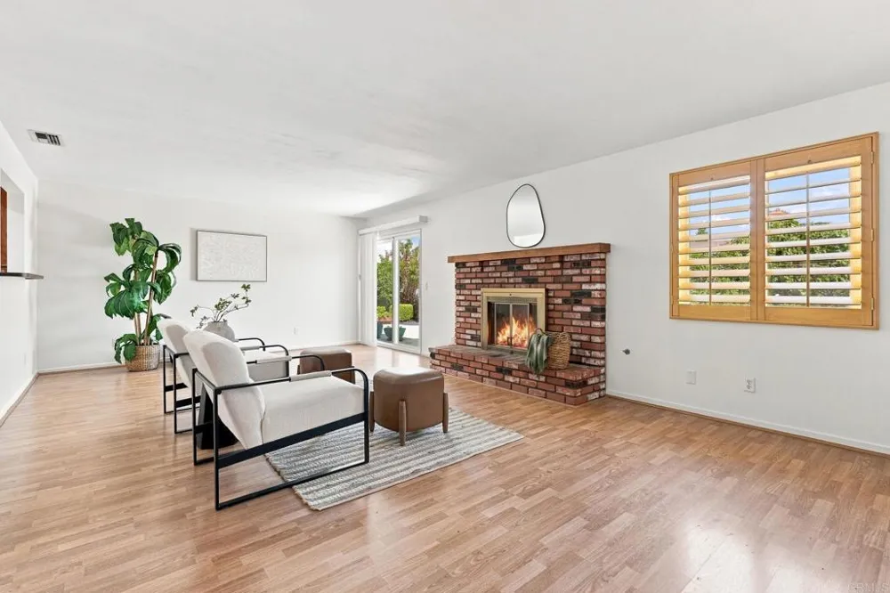 43154 Parkway Avenue Hemet, CA 92544