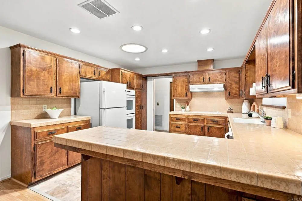43154 Parkway Avenue Hemet, CA 92544