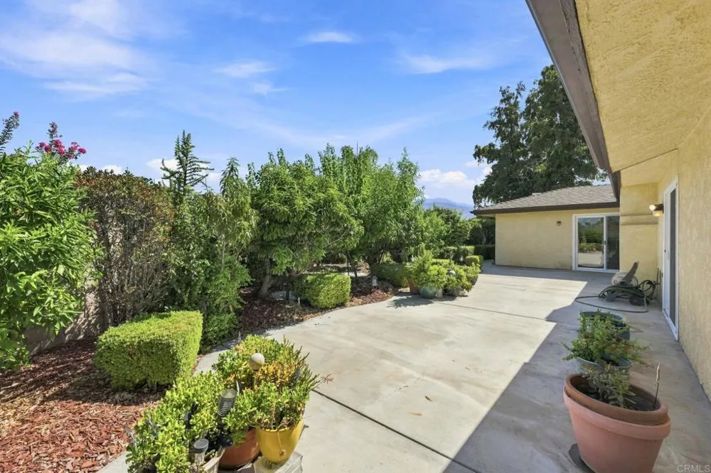 43154 Parkway Avenue Hemet, CA 92544