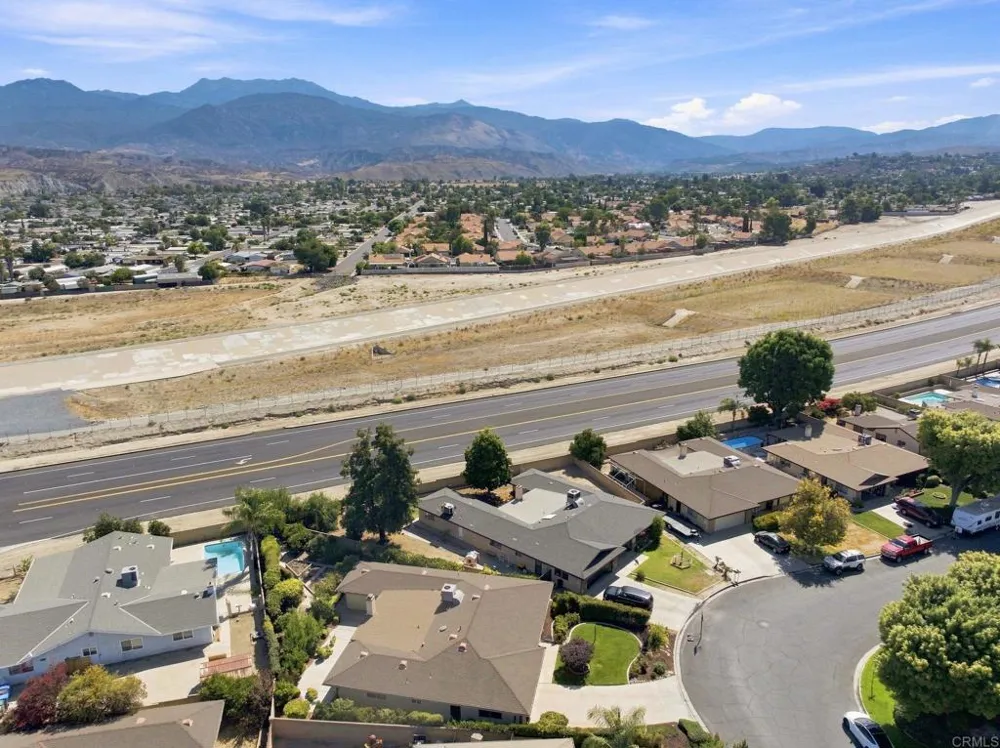 43154 Parkway Avenue Hemet, CA 92544