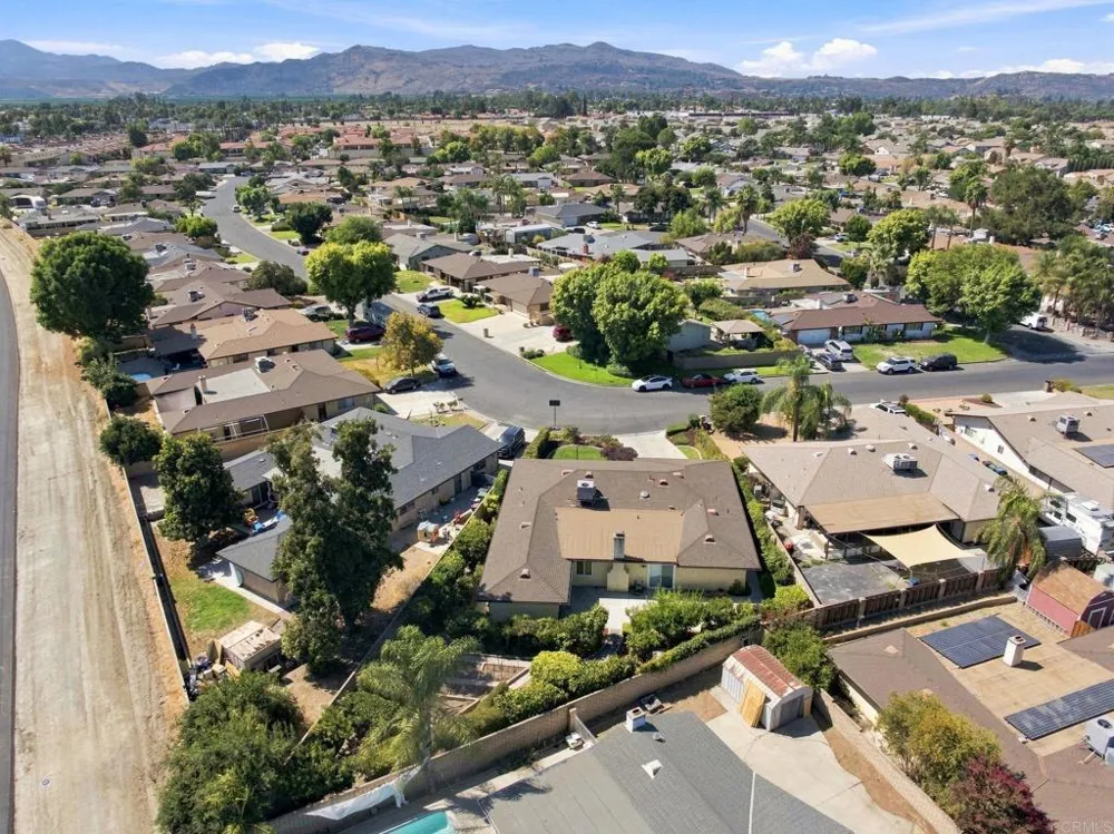 43154 Parkway Avenue Hemet, CA 92544