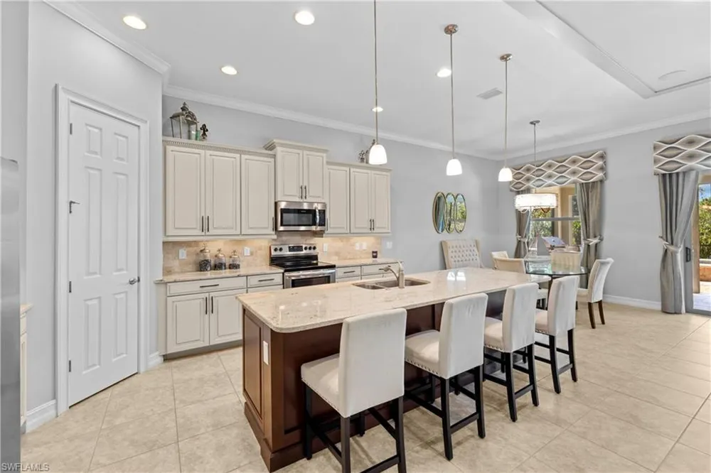 16168 Aberdeen Avenue Naples, FL 34110
