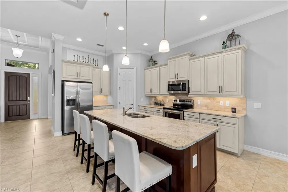 16168 Aberdeen Avenue Naples, FL 34110