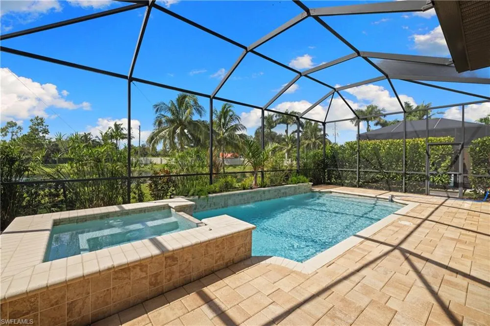 16168 Aberdeen Avenue Naples, FL 34110
