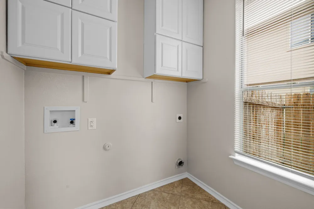 605 Decker Drive Hutto, TX 78634
