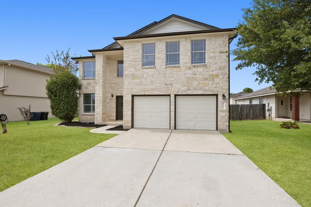 605 Decker Drive Hutto, TX 78634