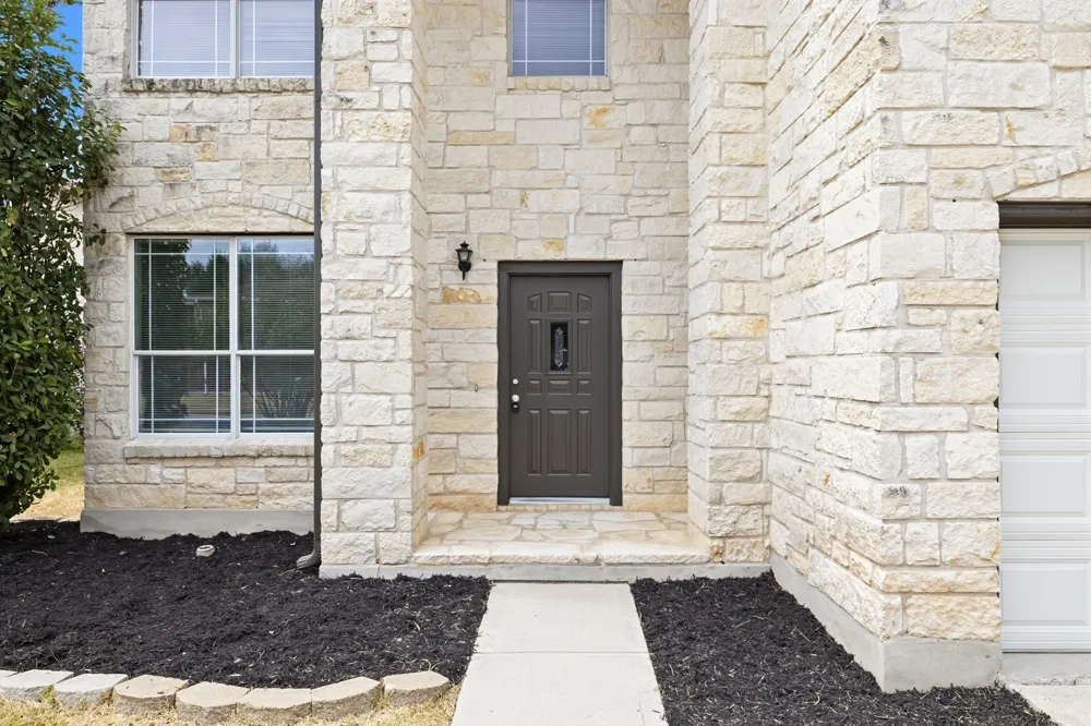 605 Decker Drive Hutto, TX 78634