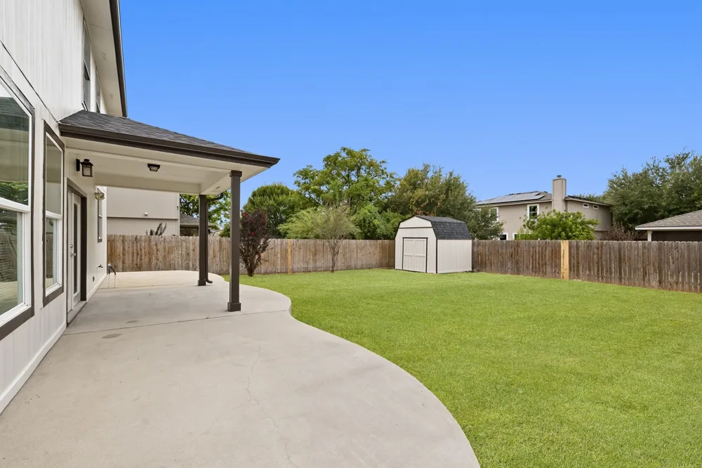 605 Decker Drive Hutto, TX 78634
