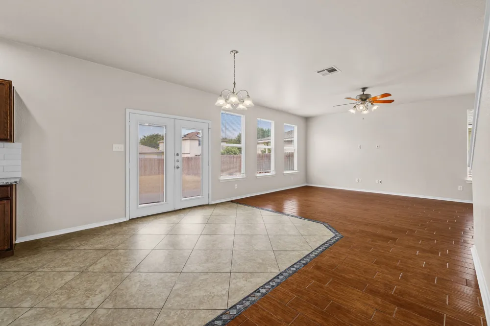 605 Decker Drive Hutto, TX 78634