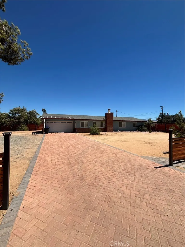 13861 Osage Apple Valley, CA 92307
