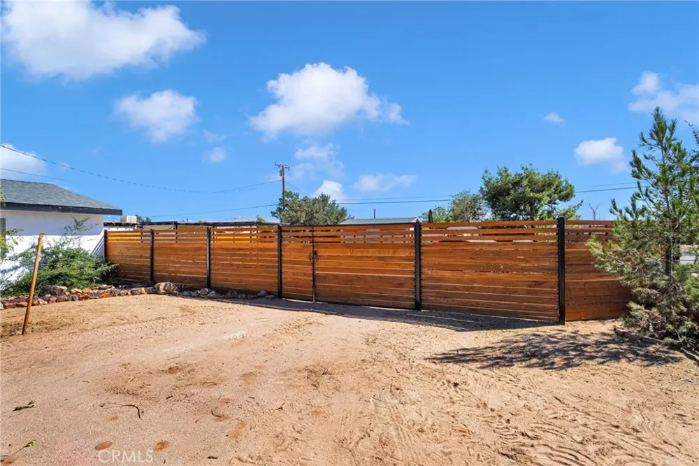13861 Osage Apple Valley, CA 92307