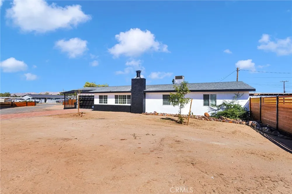13861 Osage Apple Valley, CA 92307