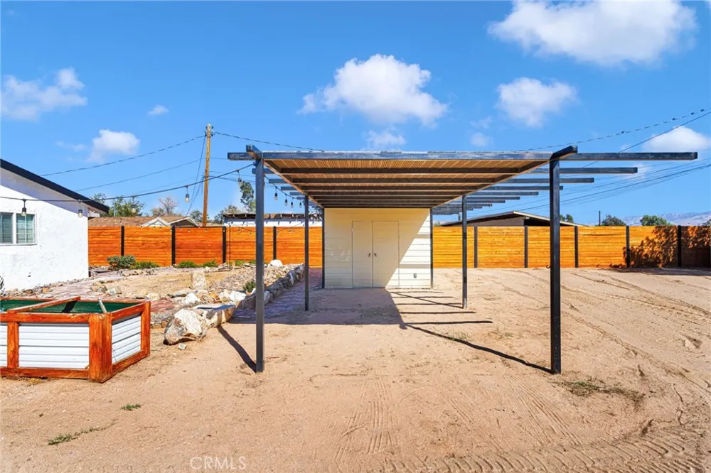 13861 Osage Apple Valley, CA 92307