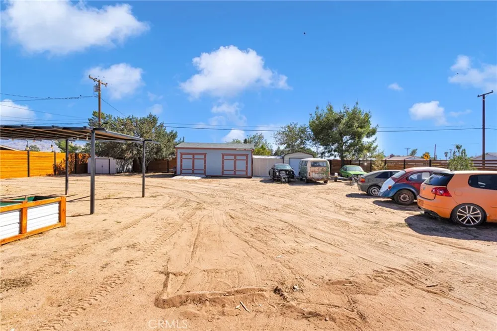 13861 Osage Apple Valley, CA 92307