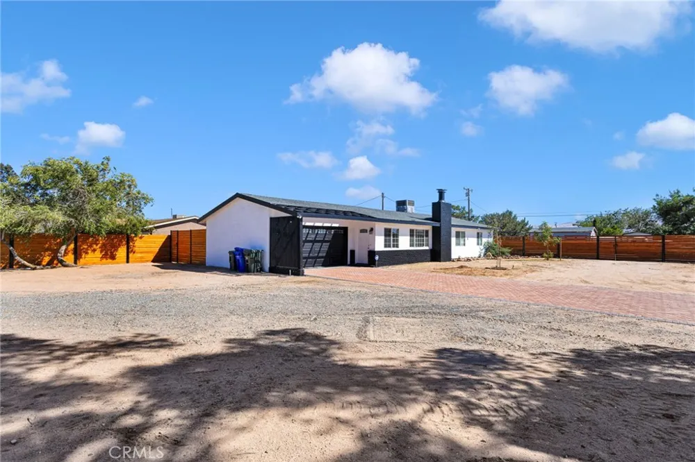 13861 Osage Apple Valley, CA 92307