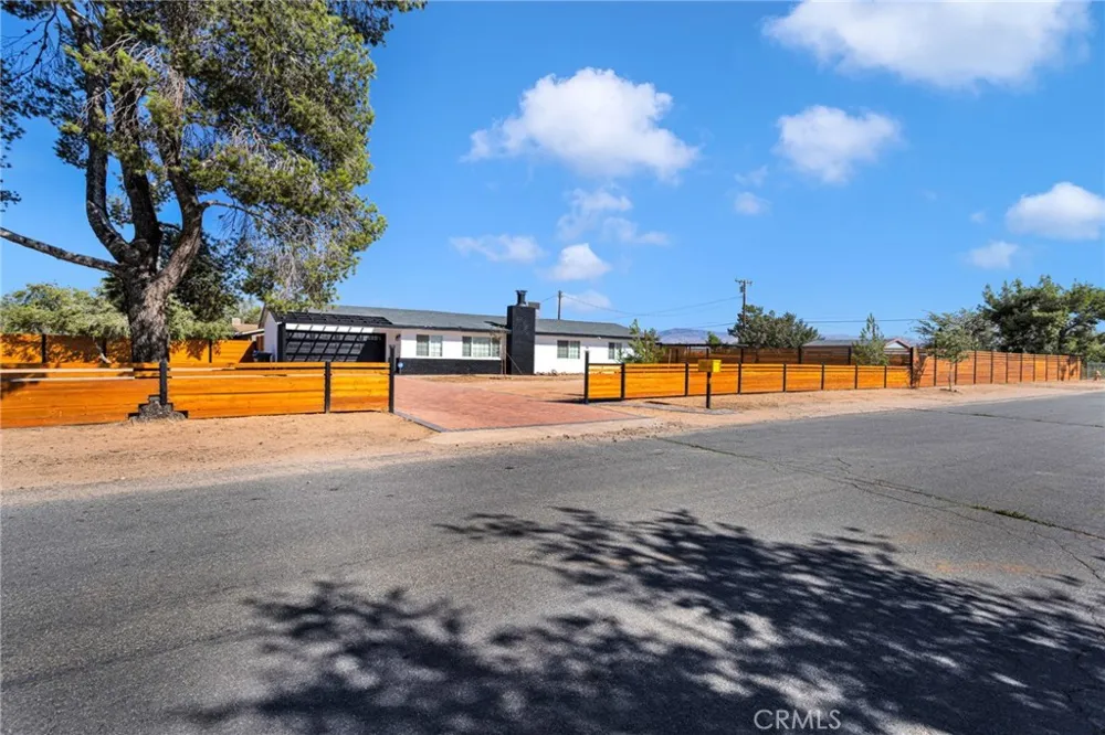 13861 Osage Apple Valley, CA 92307