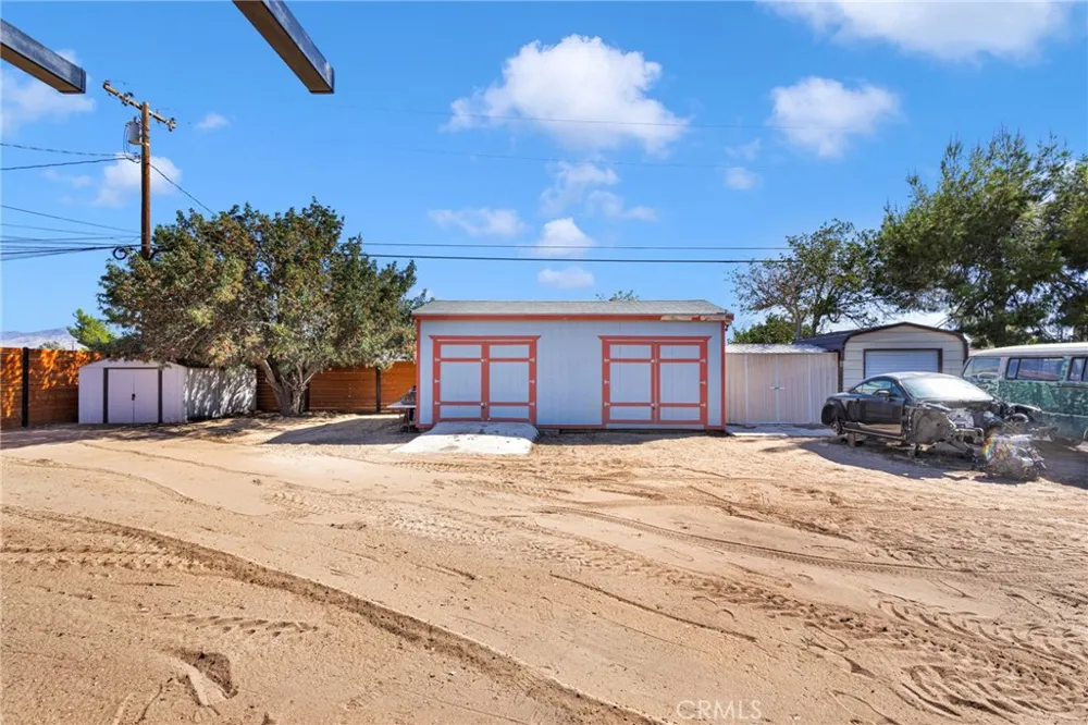 13861 Osage Apple Valley, CA 92307
