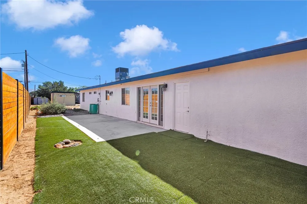 13861 Osage Apple Valley, CA 92307