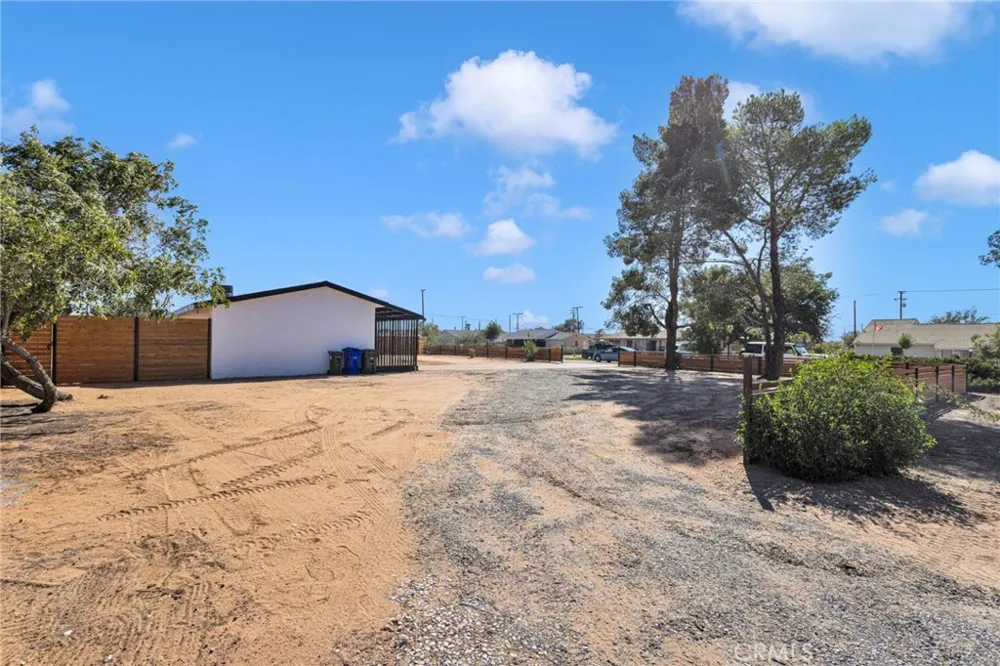 13861 Osage Apple Valley, CA 92307