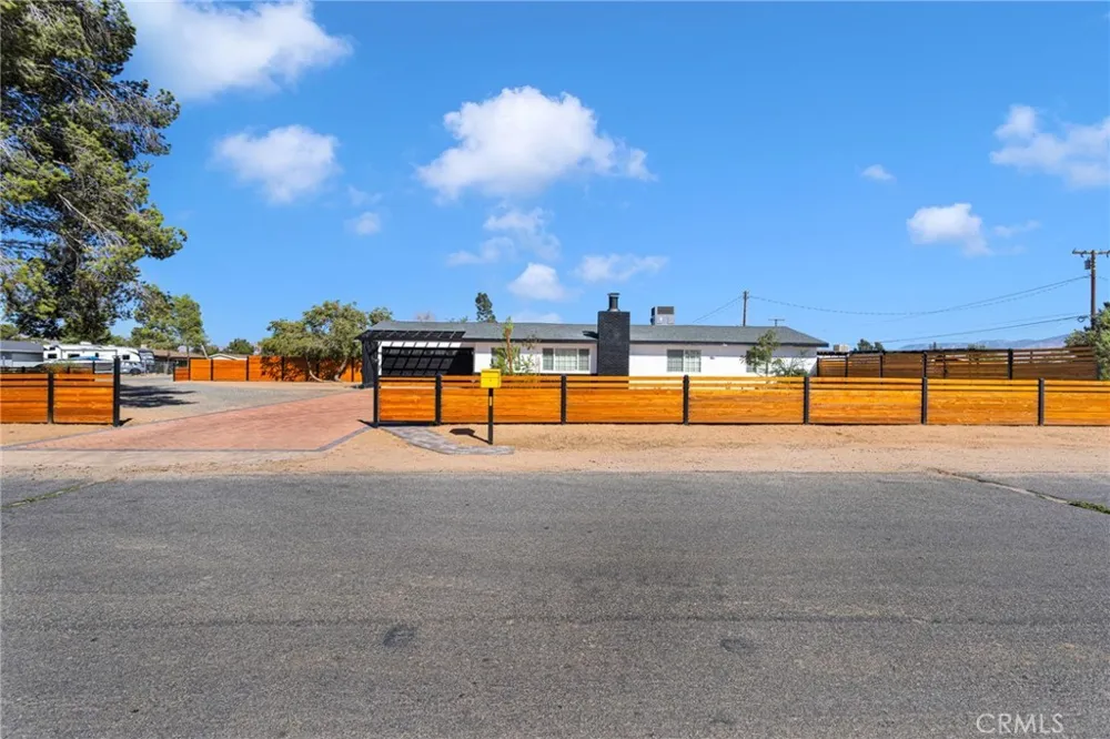 13861 Osage Apple Valley, CA 92307