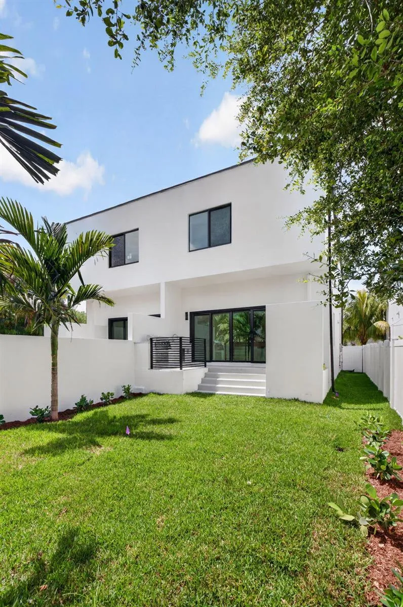 509 SW 11th Street Fort Lauderdale, FL 33315