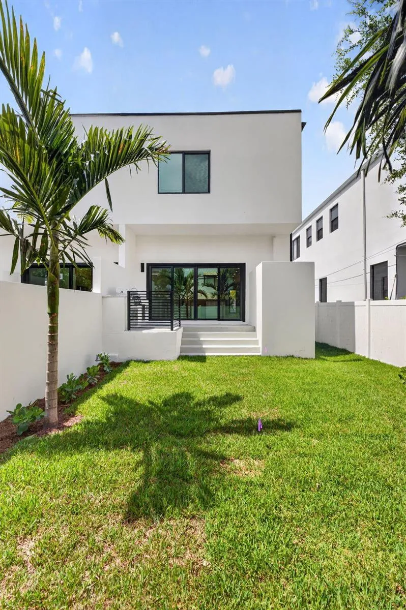 509 SW 11th Street Fort Lauderdale, FL 33315