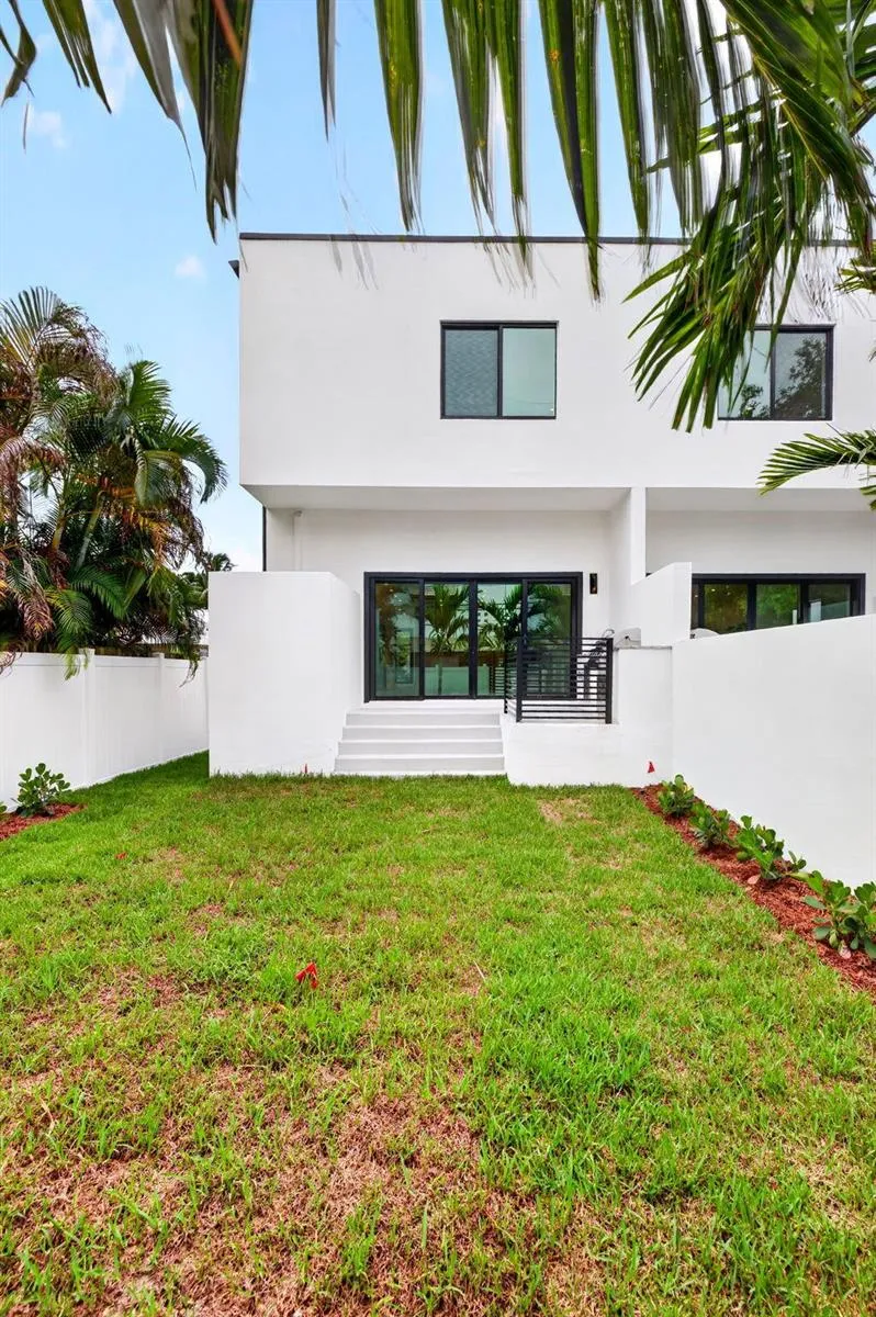 507 SW 11th Street Fort Lauderdale, FL 33315
