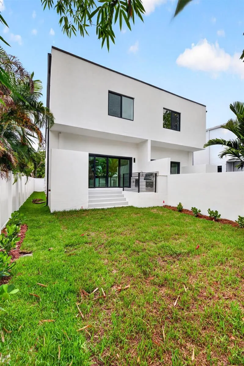 507 SW 11th Street Fort Lauderdale, FL 33315