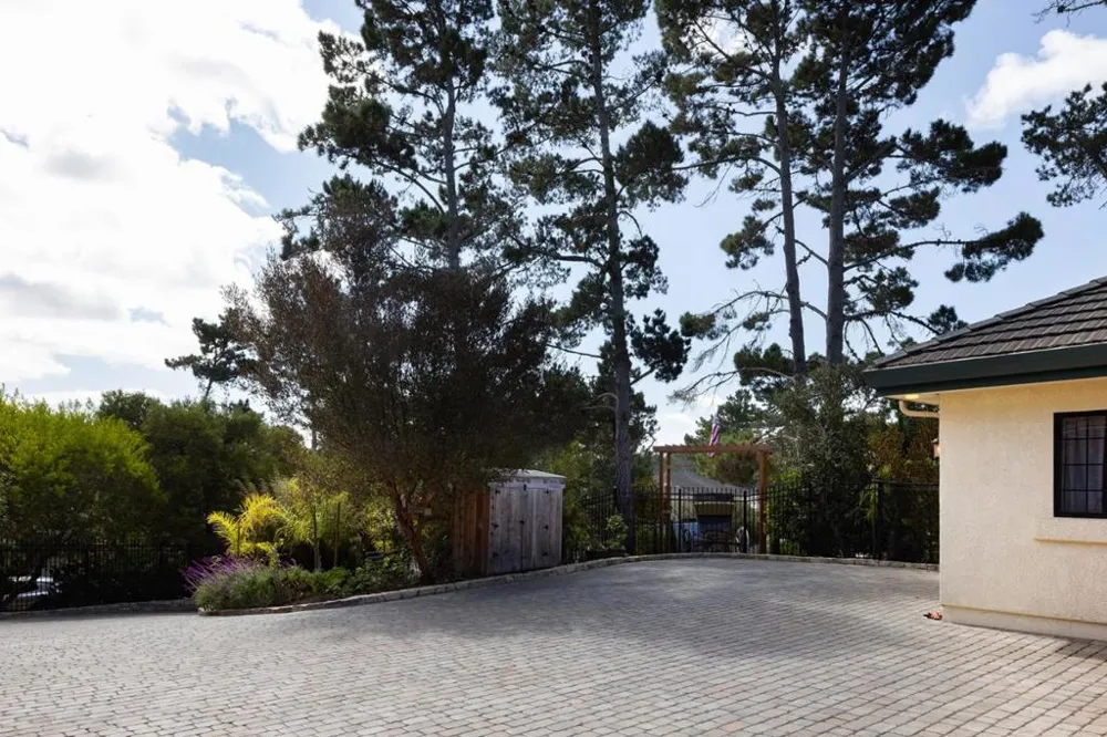 400 Dry Creek Road Monterey, CA 93940