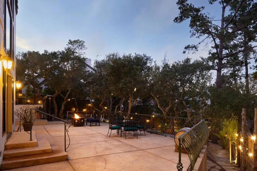 400 Dry Creek Road Monterey, CA 93940