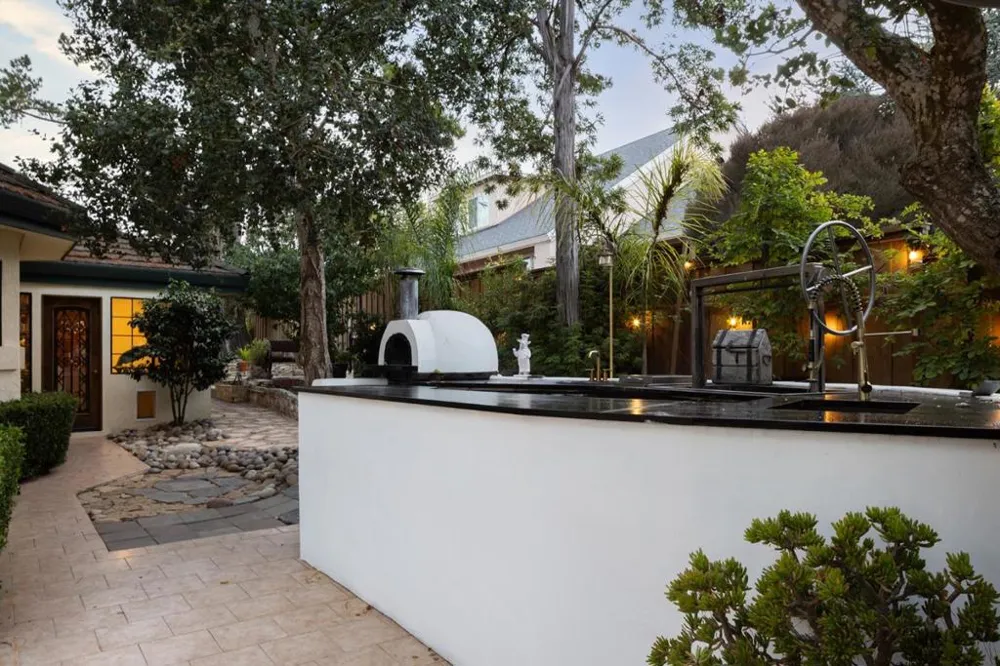 400 Dry Creek Road Monterey, CA 93940